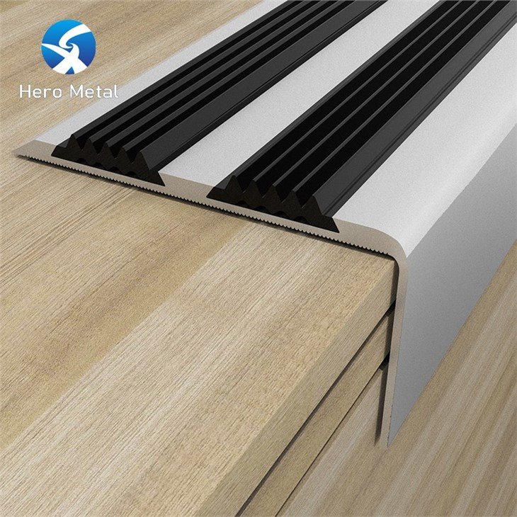 aluminum stair tread nosing